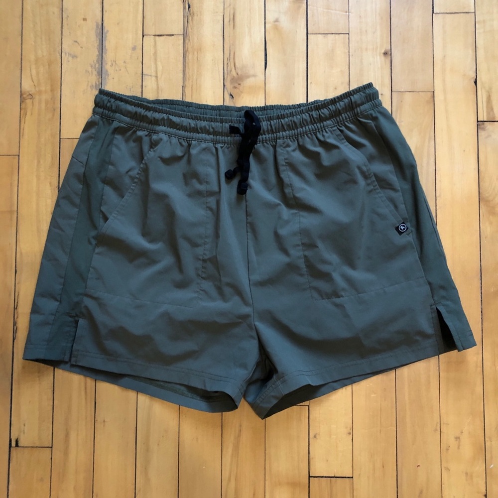 Backcountry On the Go Olive Green Shorts w/ pockets - size L